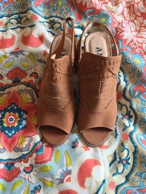 Women's Tan Cutout Slingback Mules